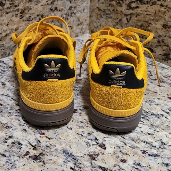 Adidas - Picture 4 of 5